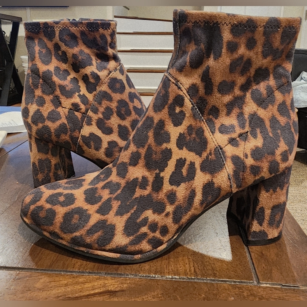 MARC FISHER | Yanaraly Leopard Print Ankle Boots | New Without Tags